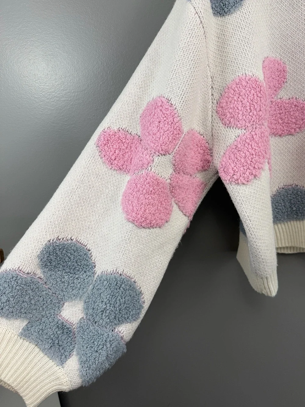 Moon & Madison Cardigan Oversized Button Up Cropped Fuzzy Floral Size Large - Picture 8 of 13